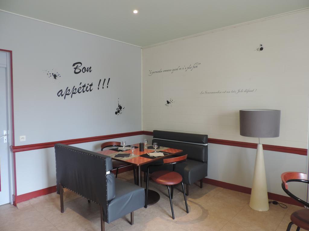 Hotel Restaurant Le Chalet Guéméné-Penfao Buitenkant foto