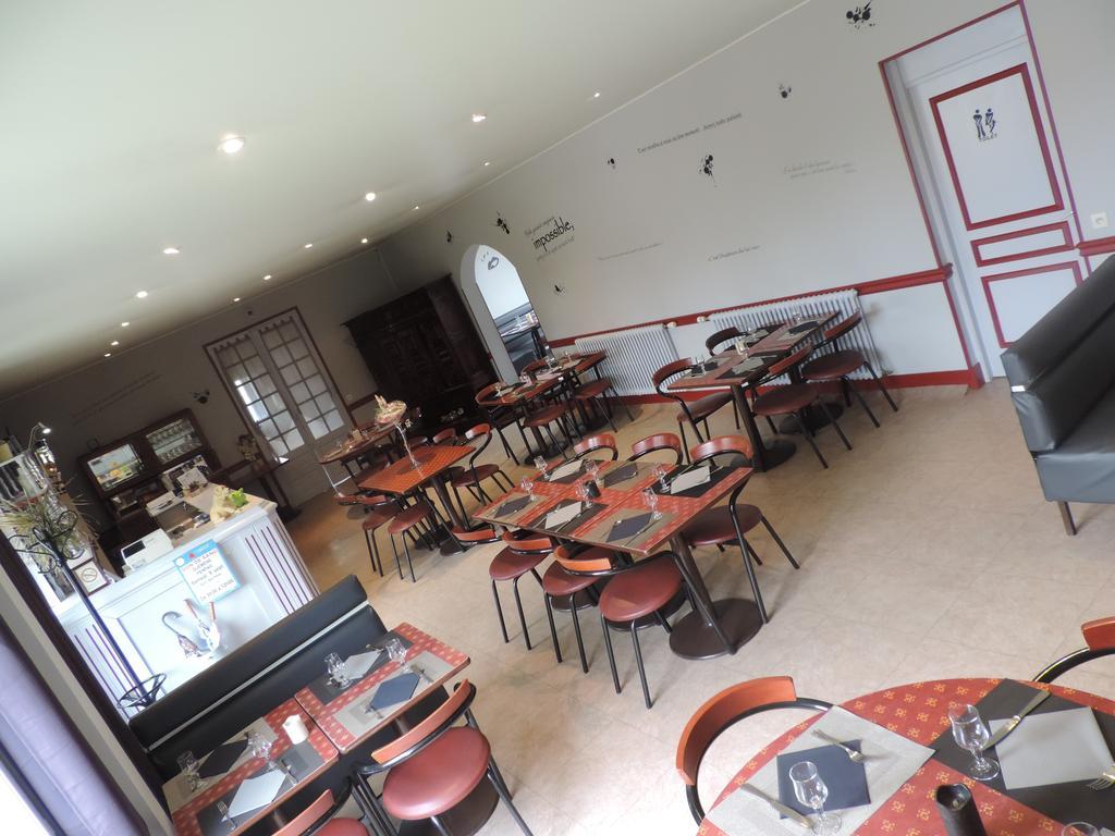Hotel Restaurant Le Chalet Guéméné-Penfao Buitenkant foto
